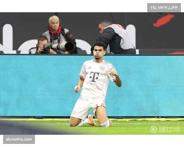 拜仁慕尼黑球员路易斯·迪亚斯贡献6球3助攻 成凯恩最佳拍档