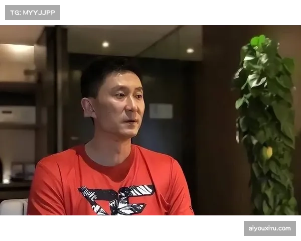 杜锋收敛场边怒吼执教 改为拍肩鼓励的温情激励革命